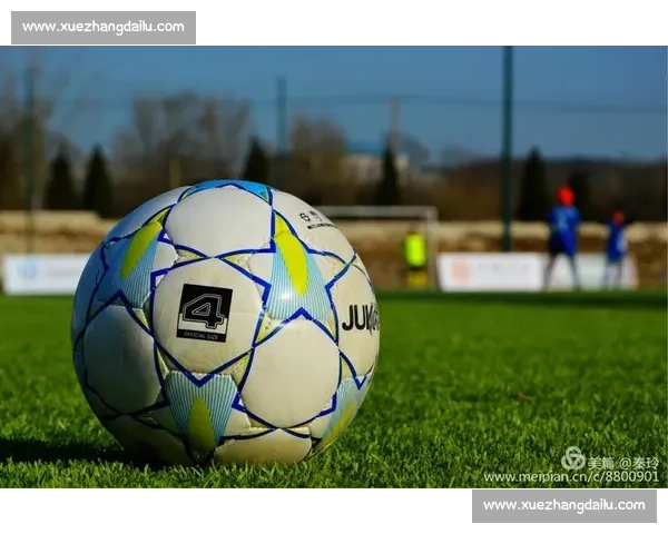 巅峰对决与荣耀之路：足球球员职业生涯全景解析